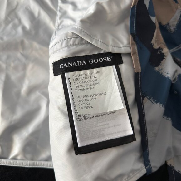 Canada Goose Faber Print Utility Bomber - Size Large - Picture 11 of 15